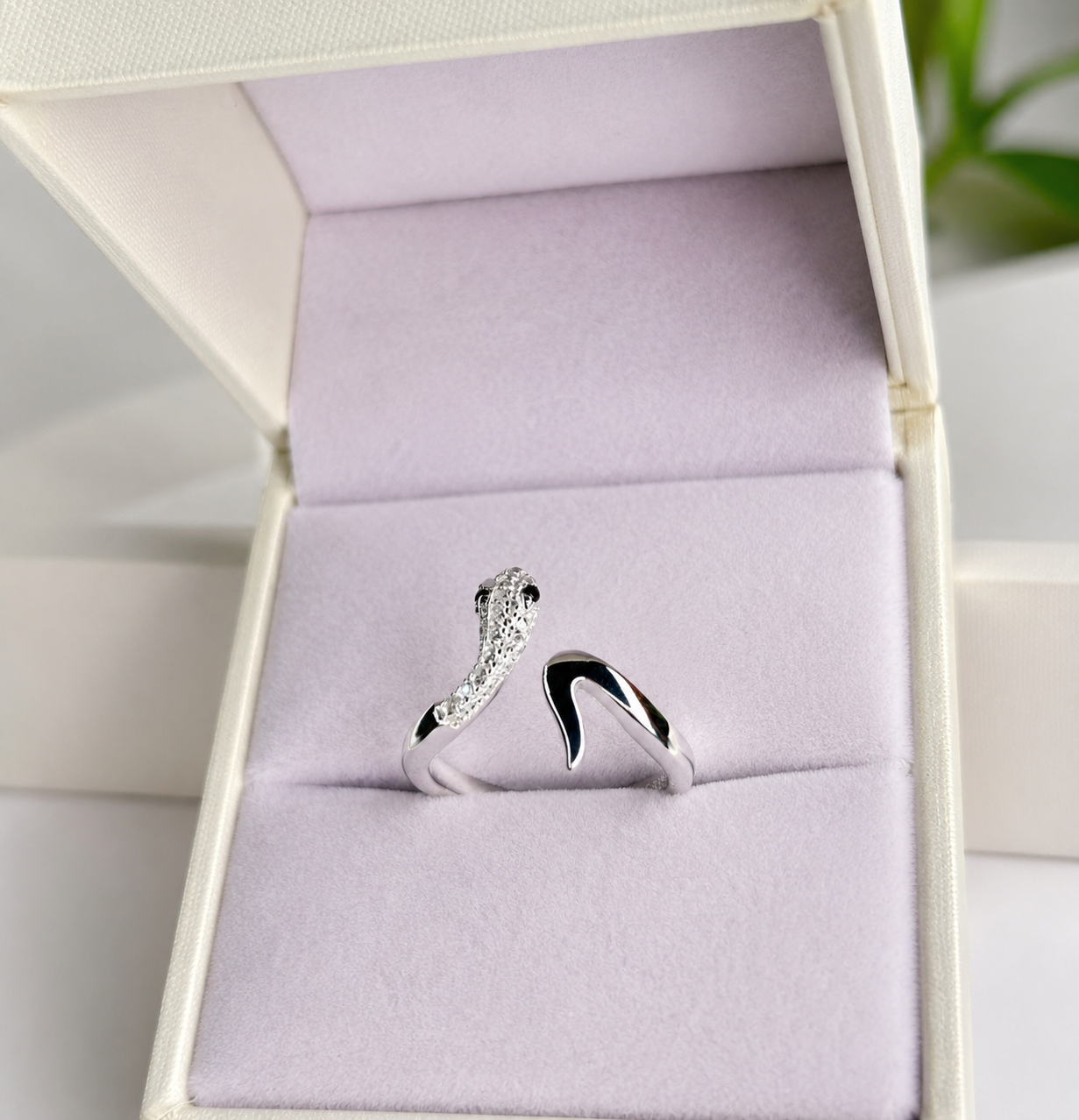 Anillo Snake Moon