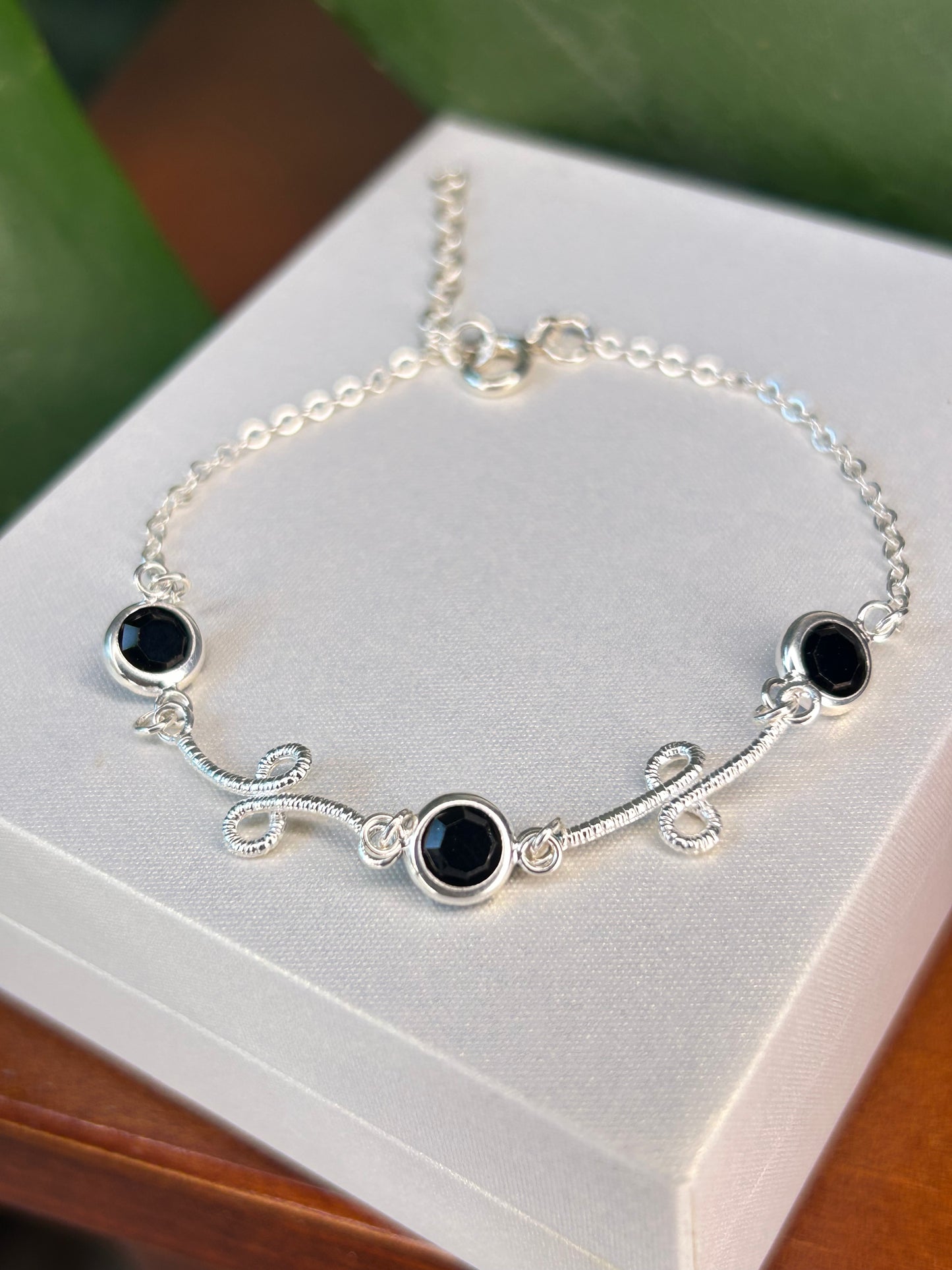 Pulsera infinito y cristales